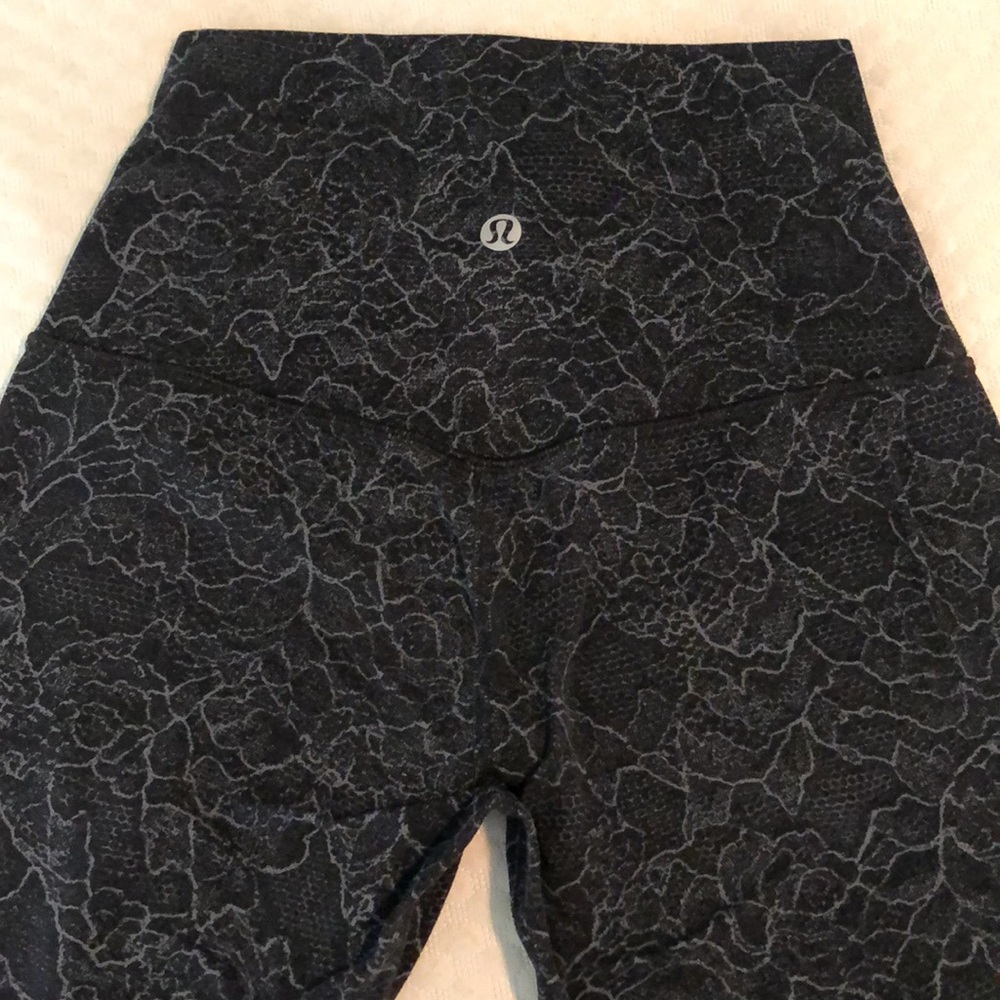 Lululemon, Align, black and gray design, Size 2